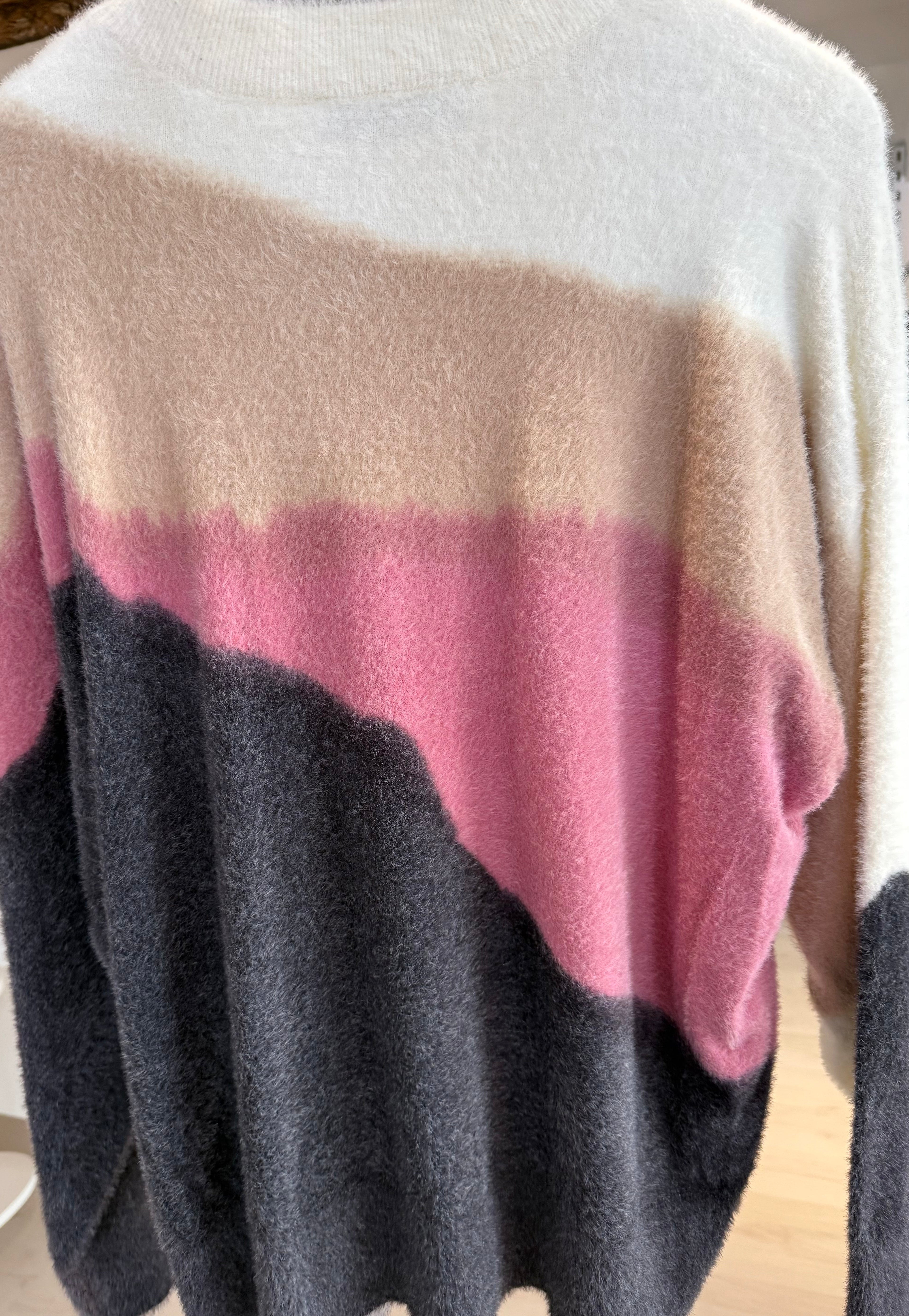 Round neck sweater with colour print