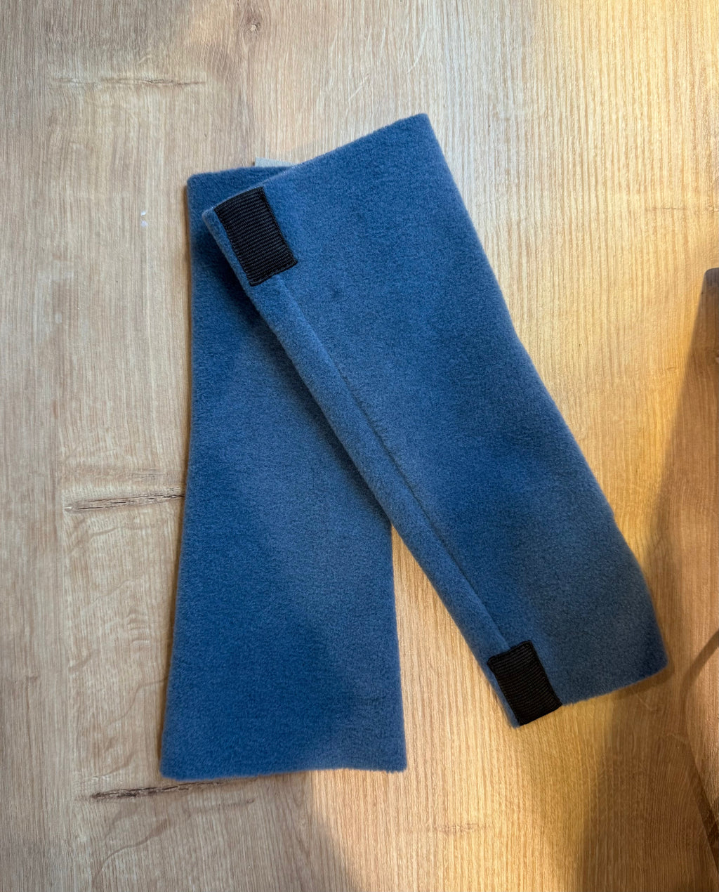 WRIST WARMER DUSTY BLUE