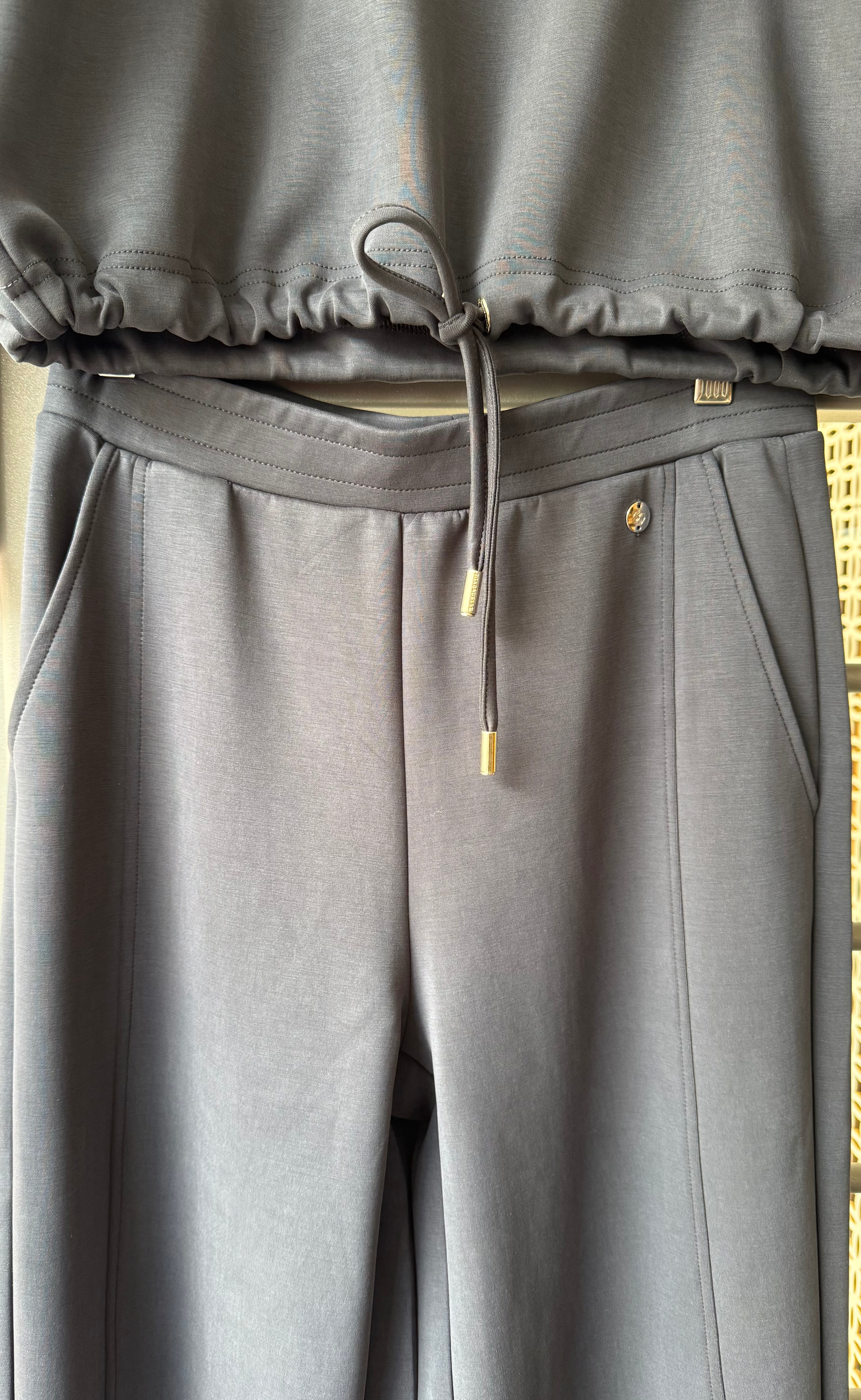 Regular length pants with straight wide leg