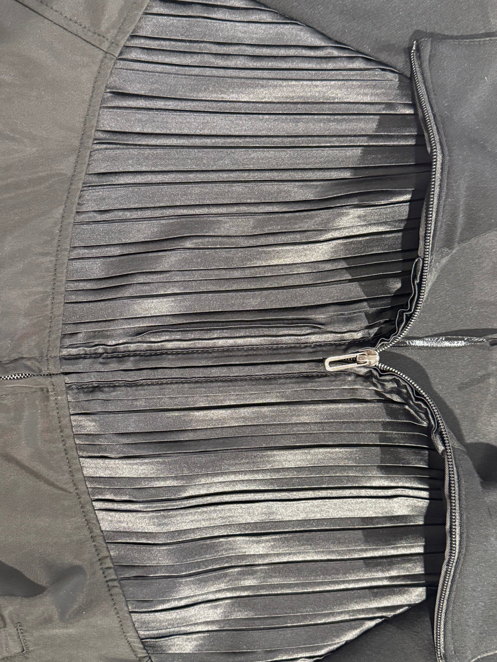 Sporty-Chic Zip Jacket with Pleated Front