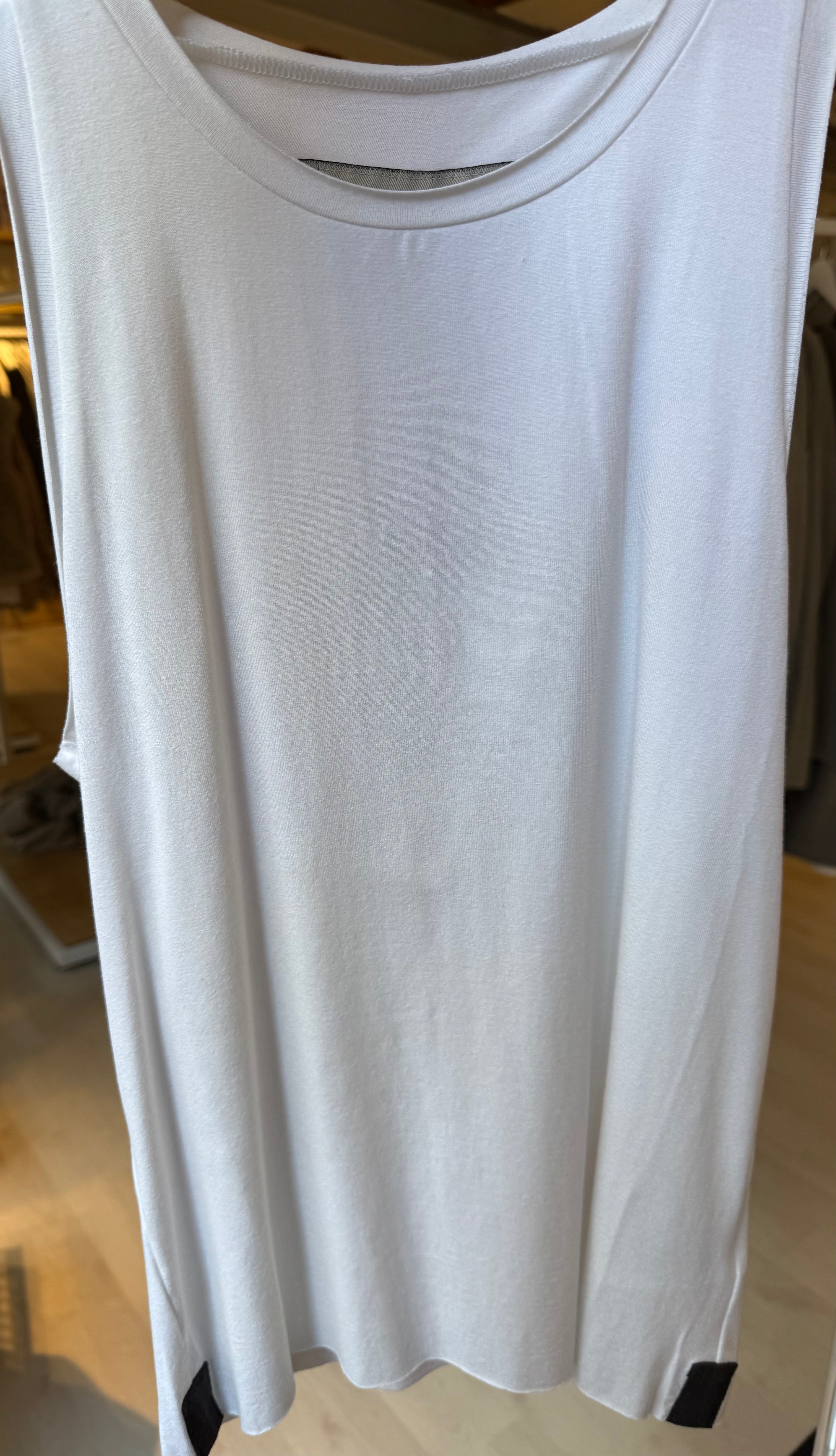 TANK TOP WHITE
