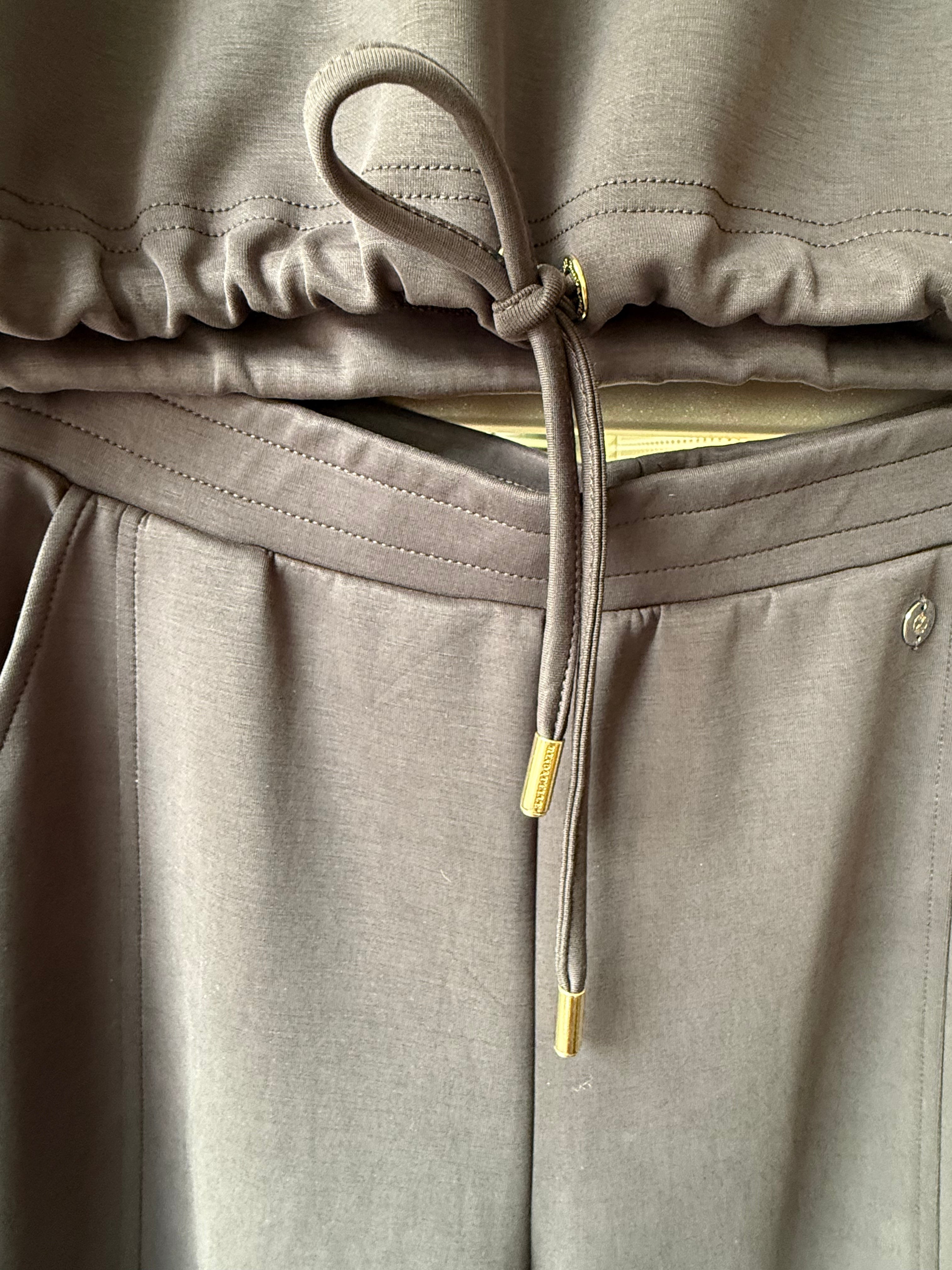 Regular length pants with straight wide leg