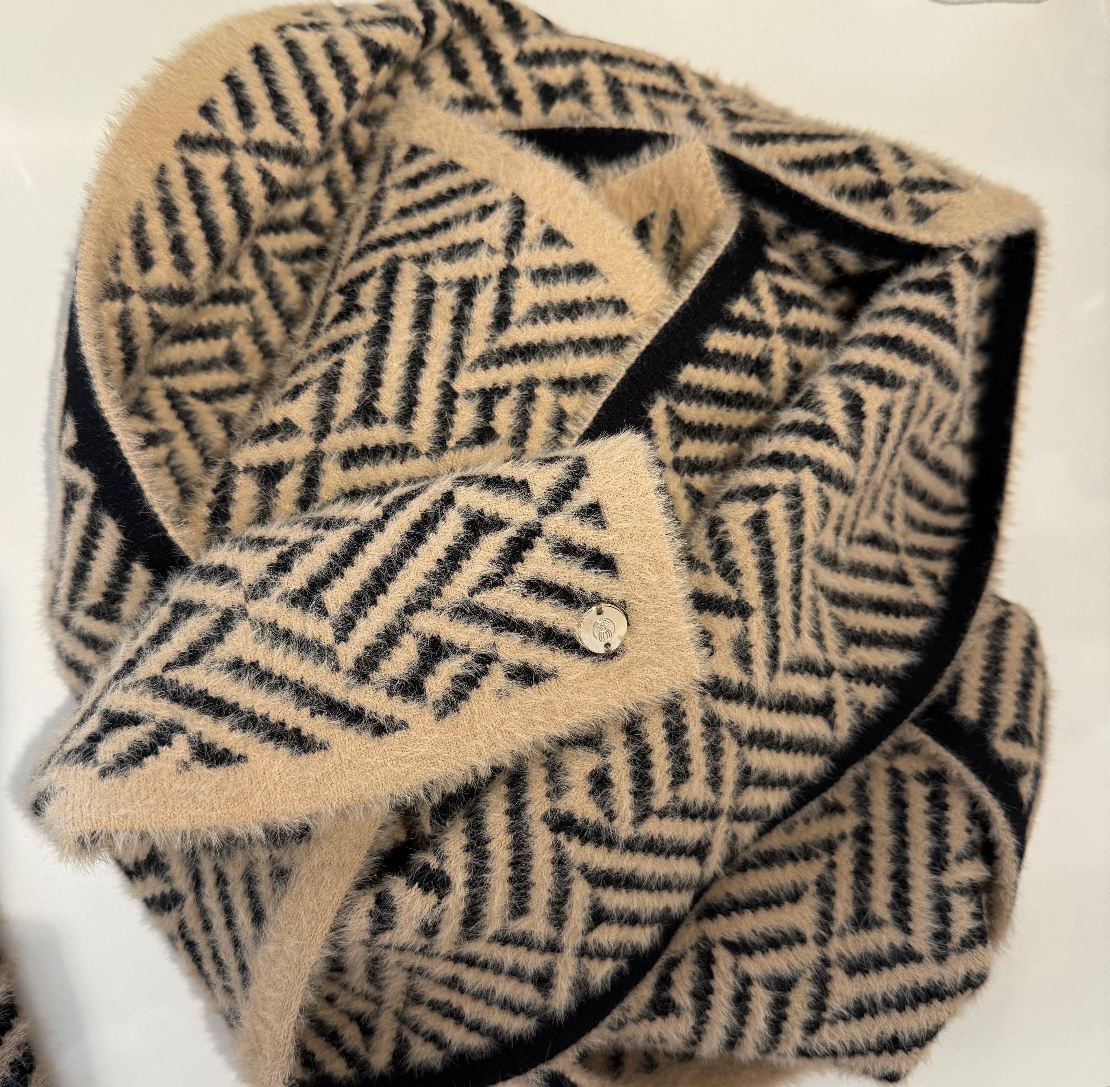 Knitted scarf