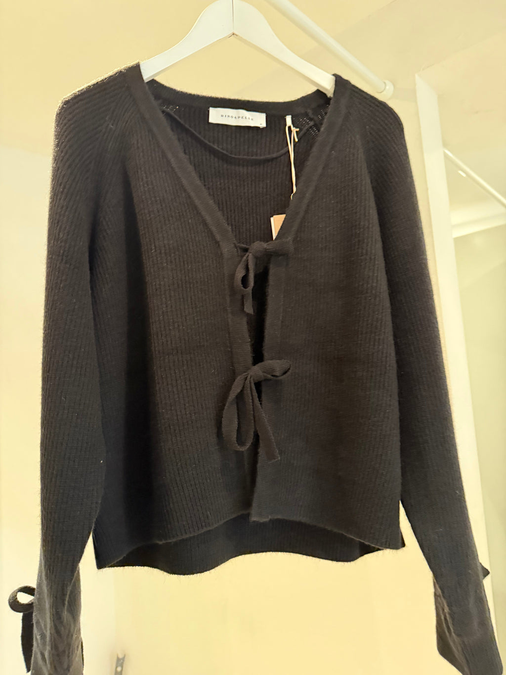 Knitted Cardigan with bows – Black