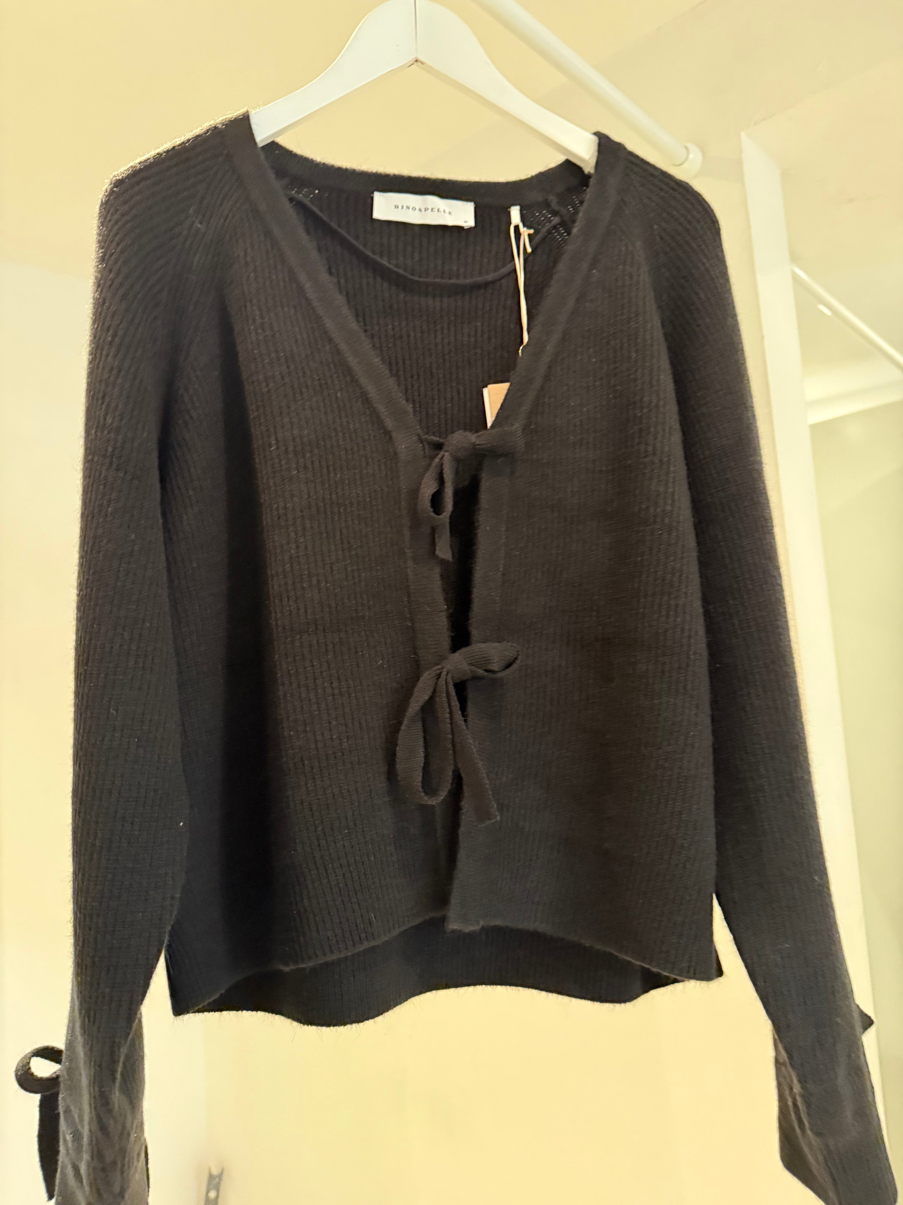 Knitted Cardigan with bows – Black