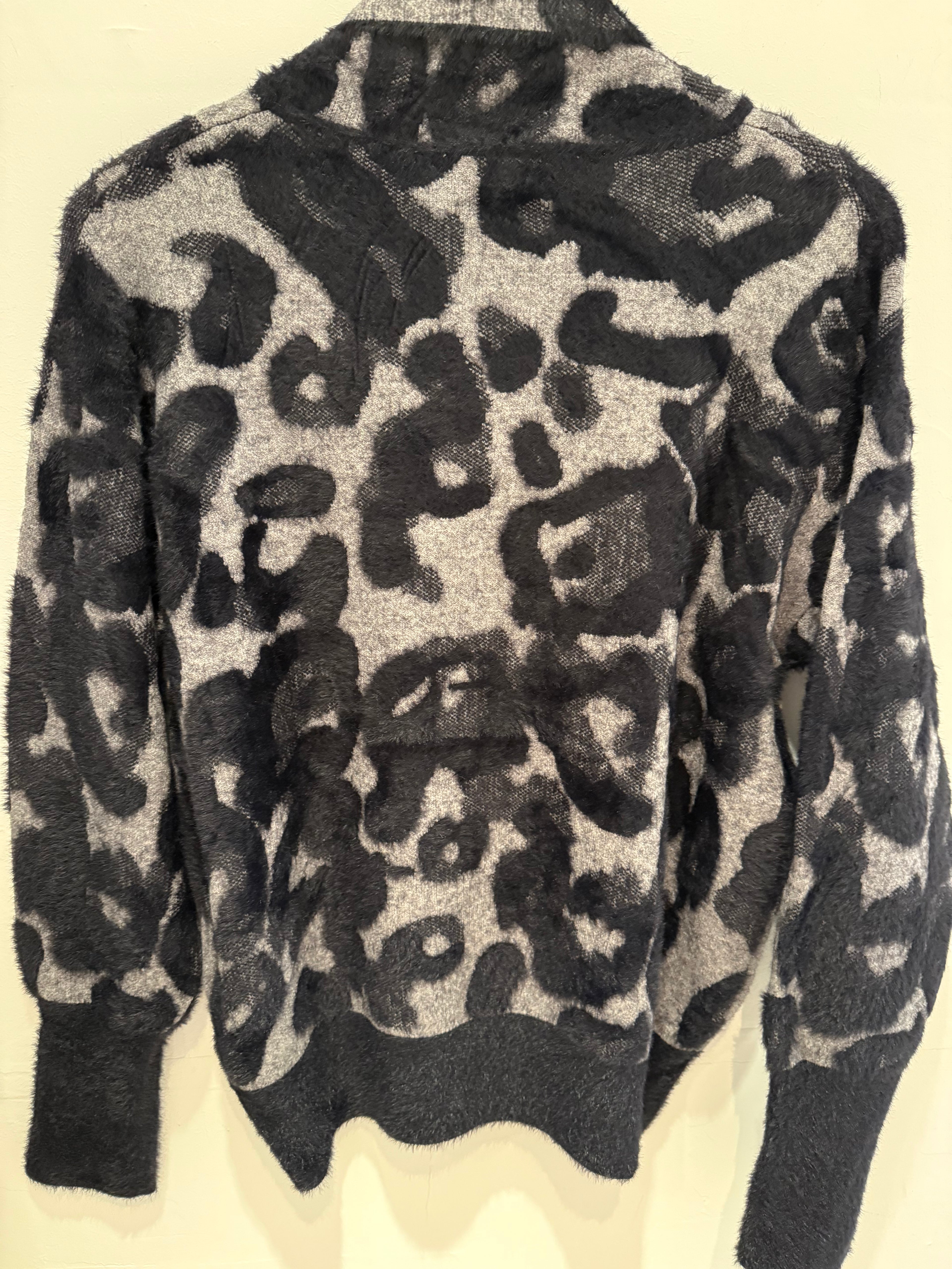 Boxy turtleneck sweater - Grey black leo
