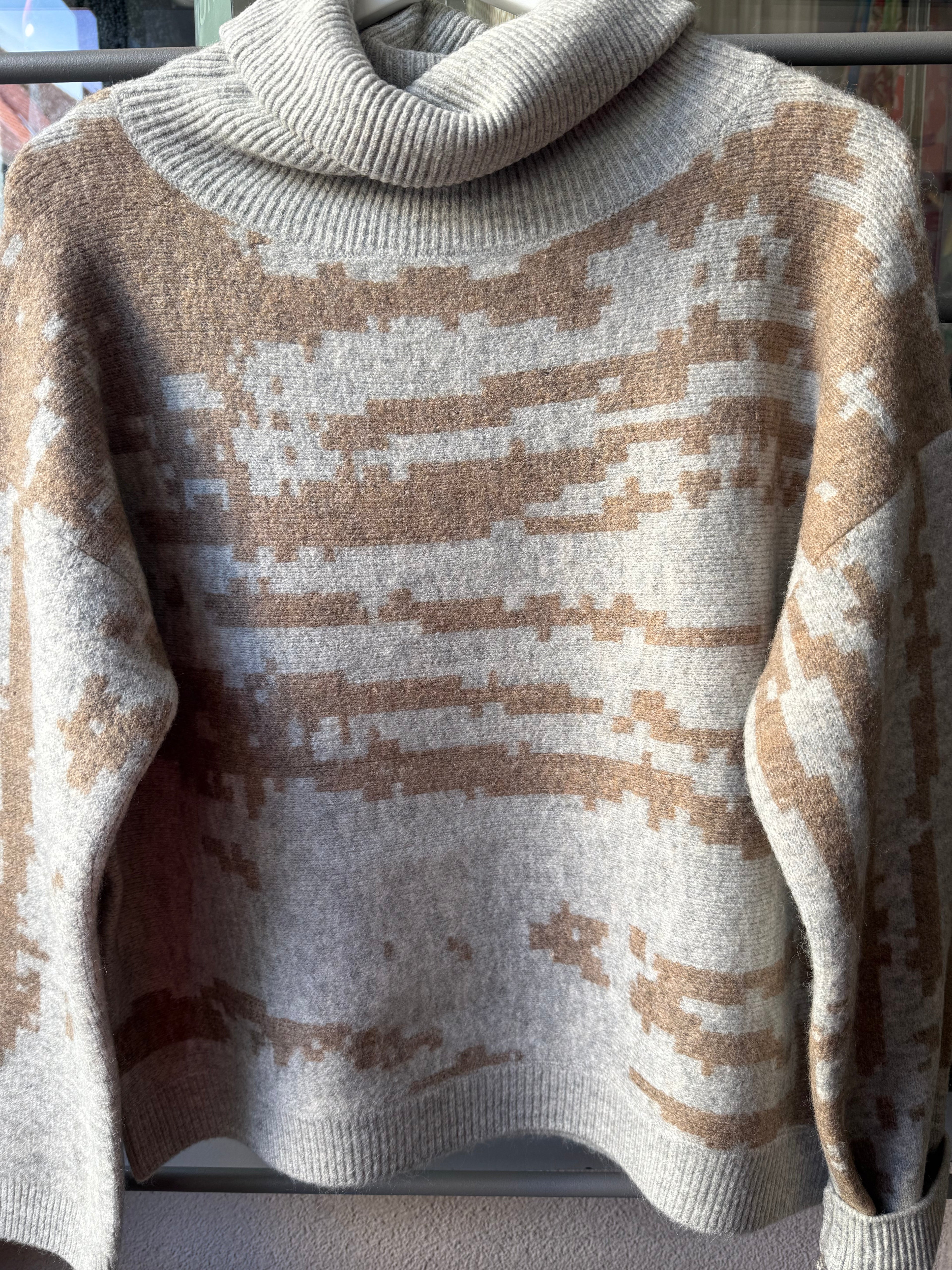 Boxy knitted sweater with turtleneck - Grey toffee