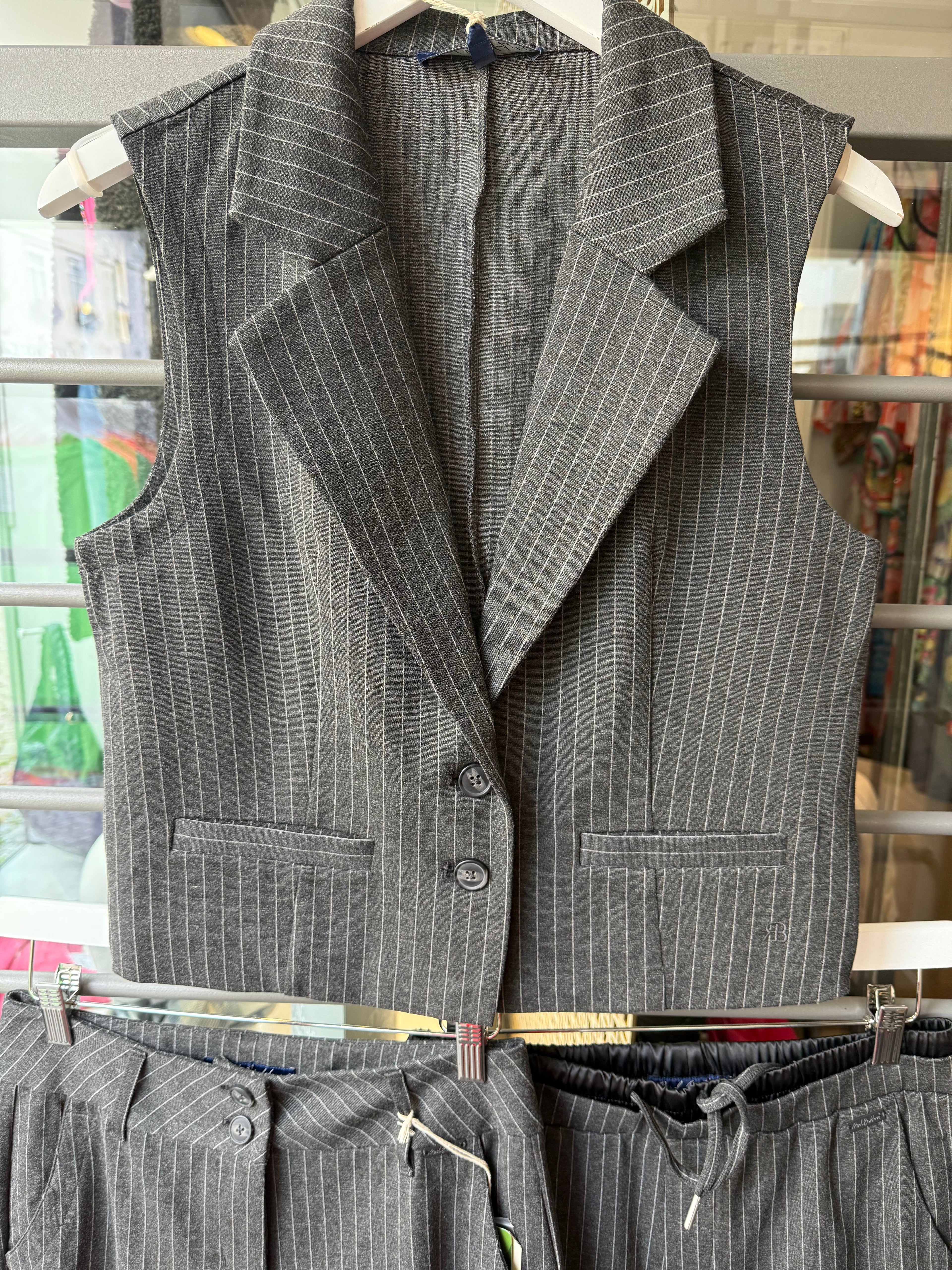 Bibette Punta Pinstripe