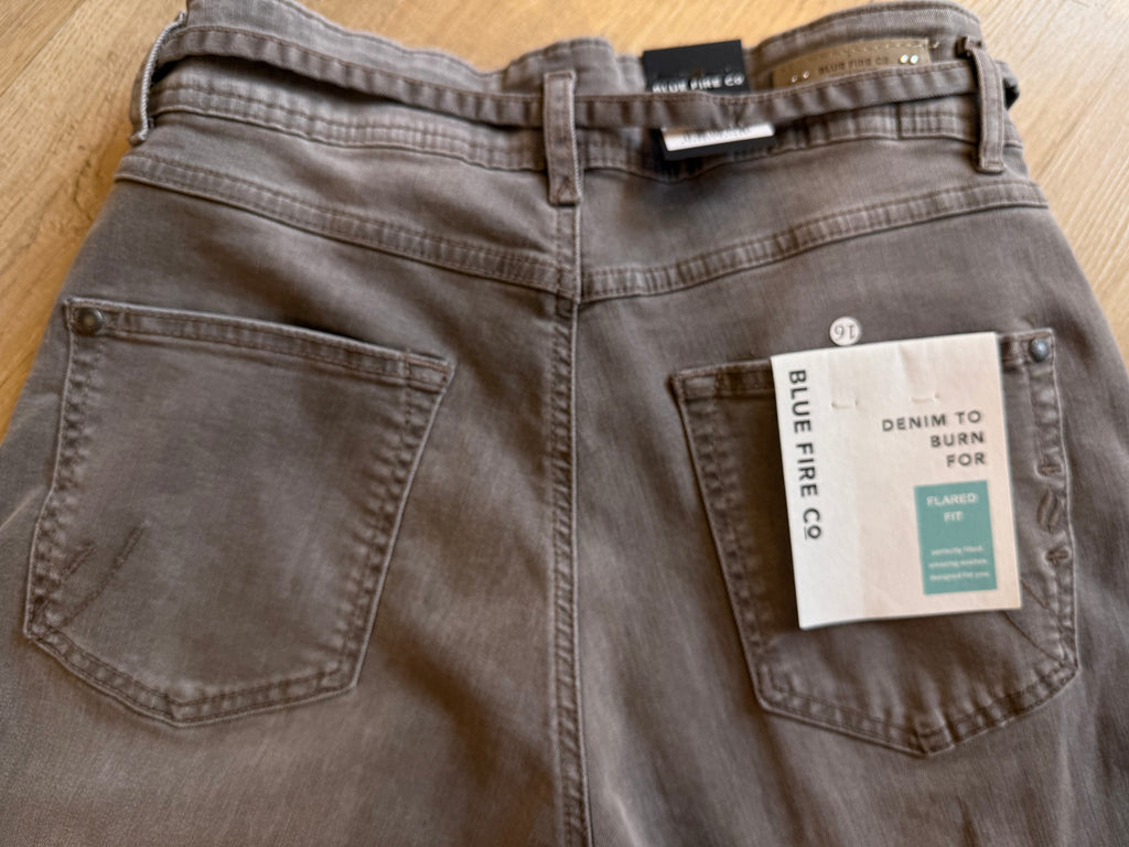 JUDY Jeans – Dusty Brown