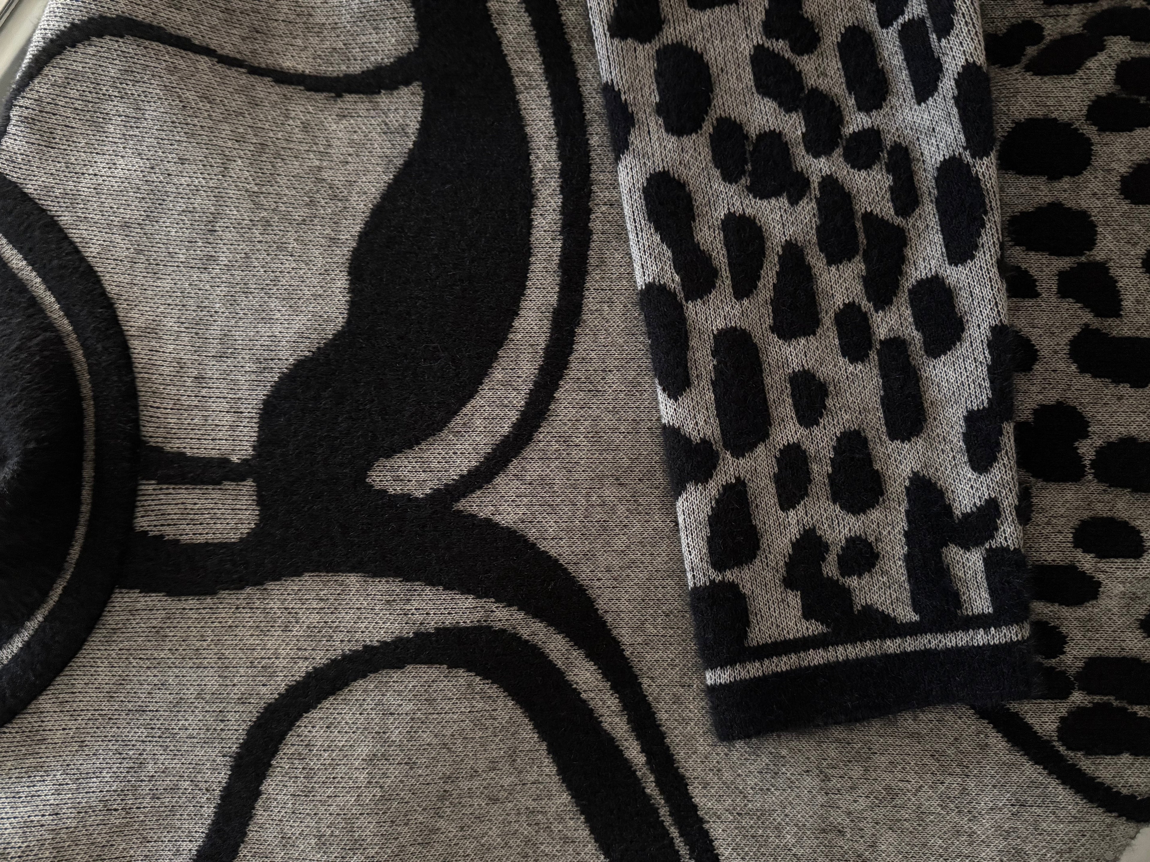 Wavy Leo Pattern Top