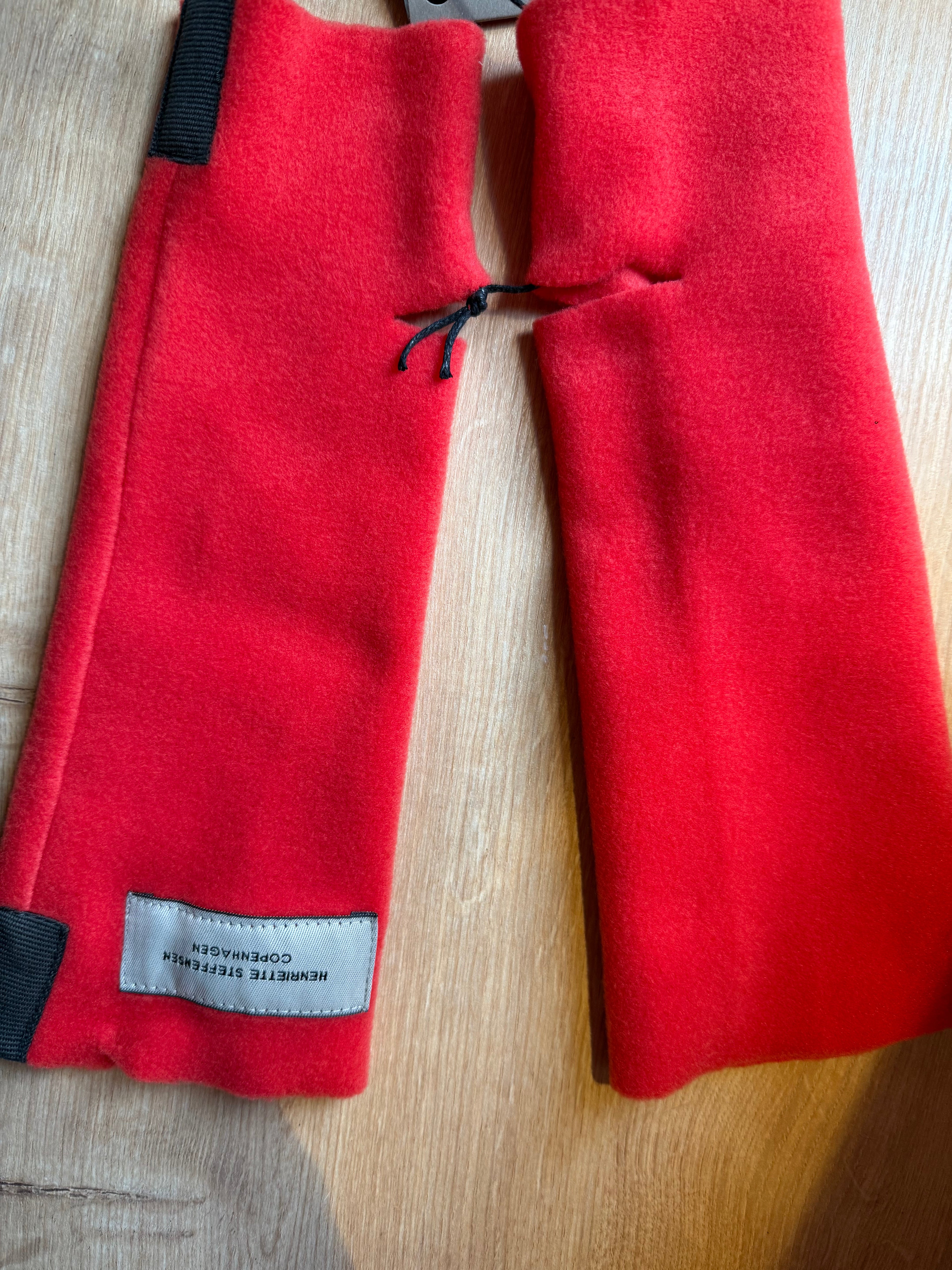 WRIST WARMER - TOMATO