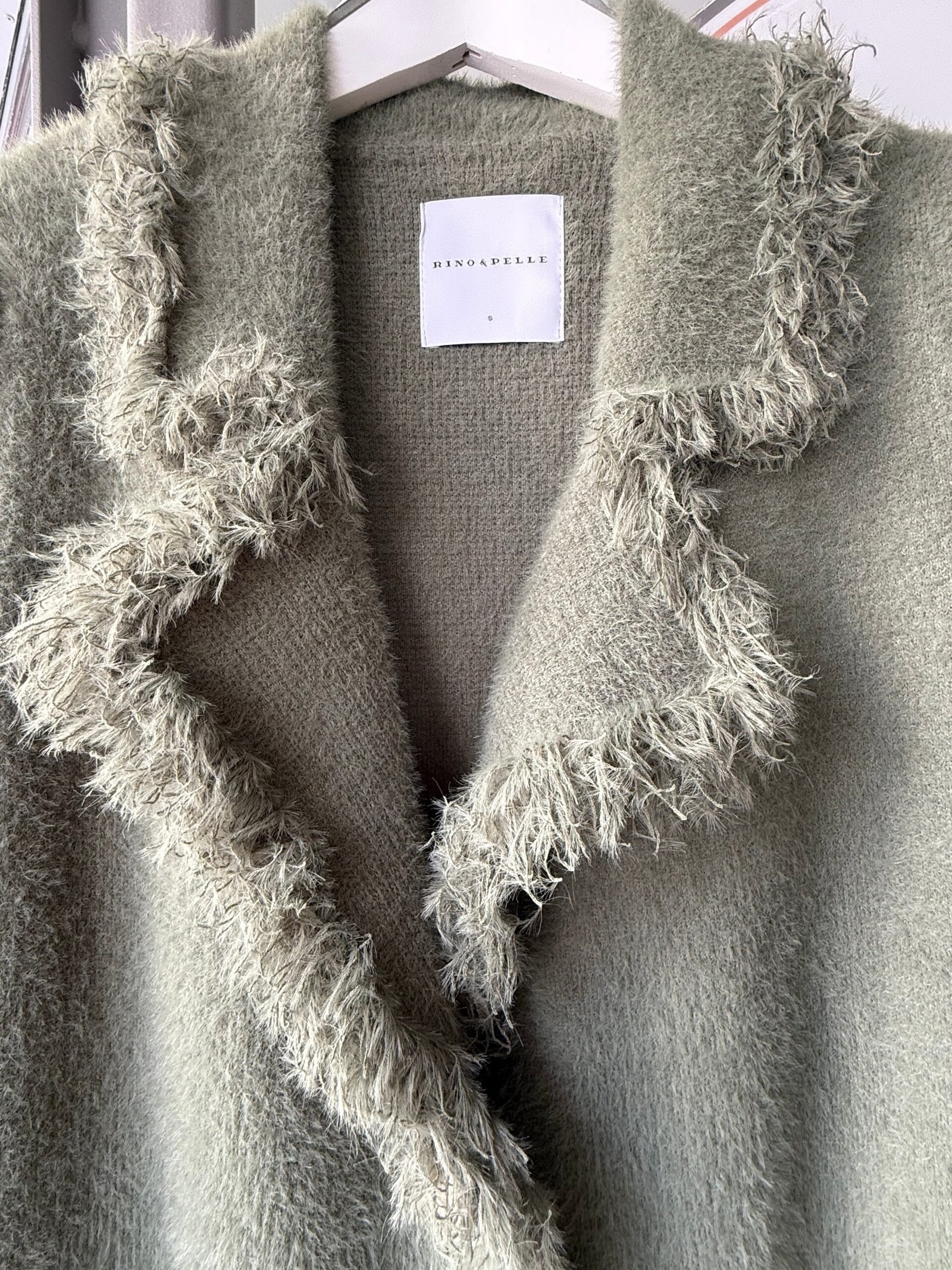 einreihiger cardigan mit fransen einreihiger cardigan mit fransen